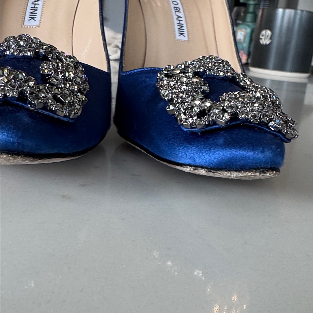 Manolo Blahnik Blue Satin Hangisi pumps - Picture 10 of 16